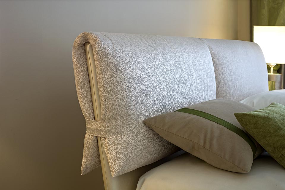 чехол на спинку кровати