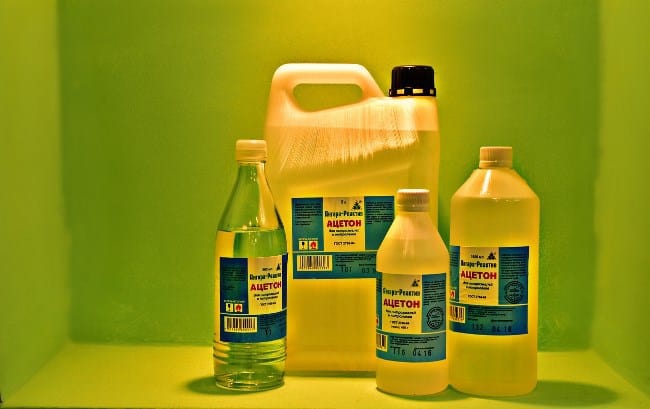Ацетон поможет убрать пену