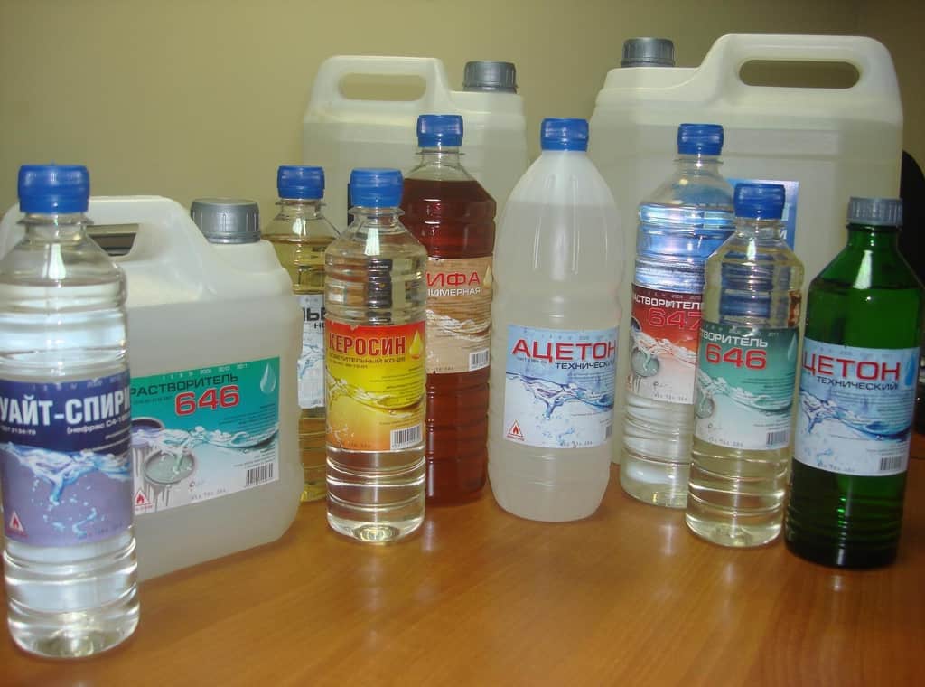 Для выведения сложных пятен применяют растворители