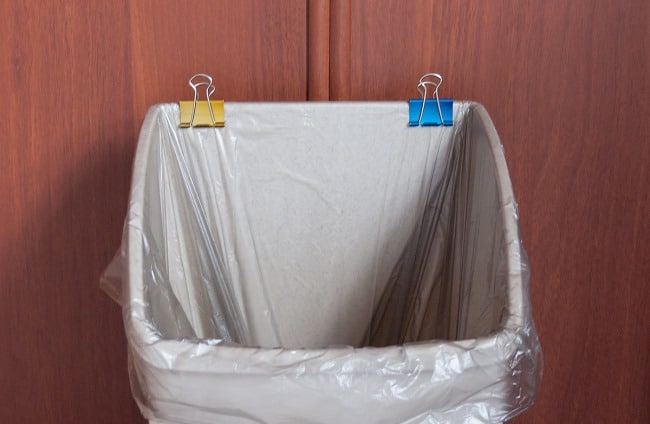 Достаточно пару зажимов