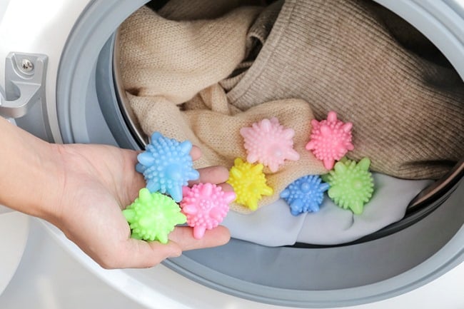 Главный принцип любых шариков для стирок – разделение тканей