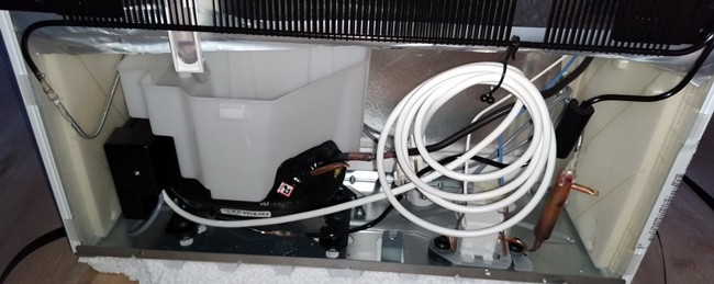 Не забывайте чистить контейнер для слива воды