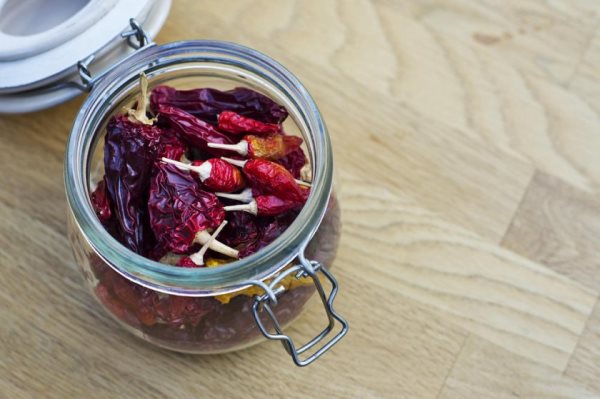 Перед уборкой перца в банку необходимо его хорошо просушить