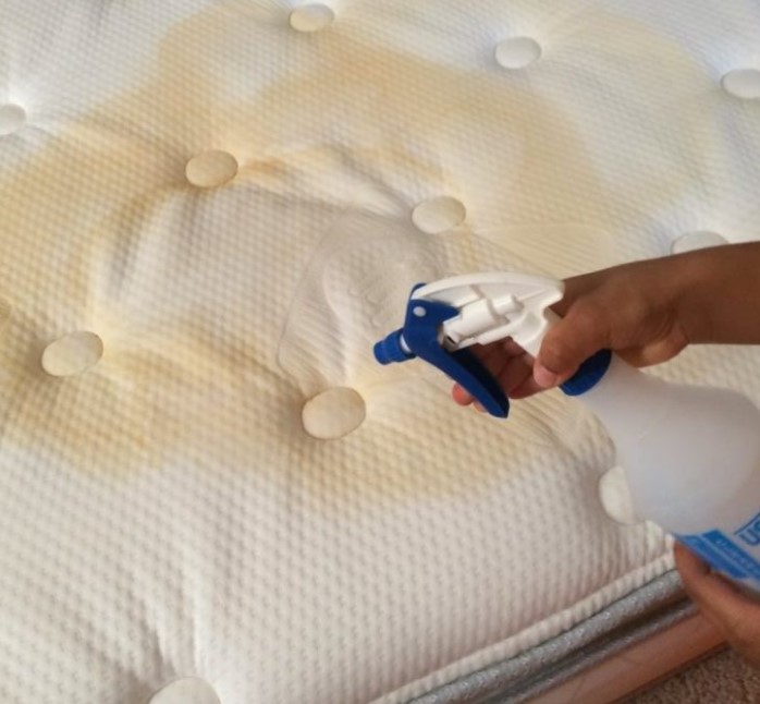 чистим матрас уксусом