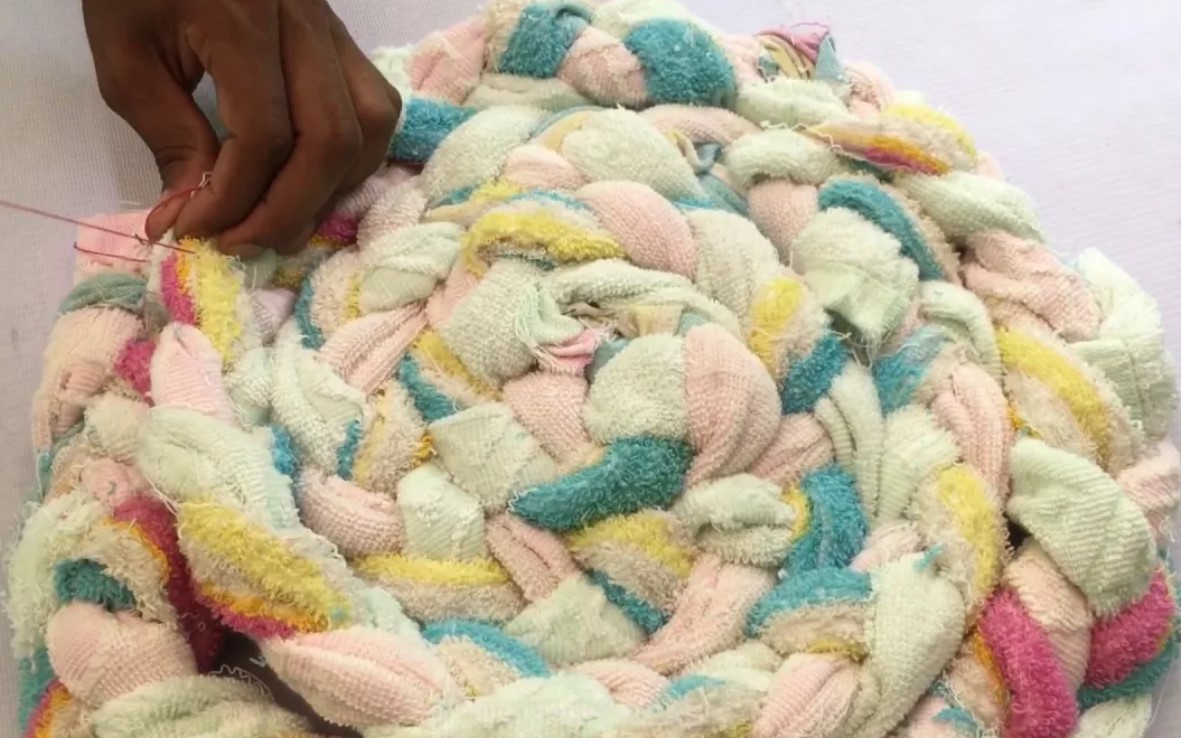 коврик для ванной из старых полотенец