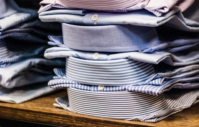 Сложенные «валетом» рубашки сохранят идеально ровный вид воротника