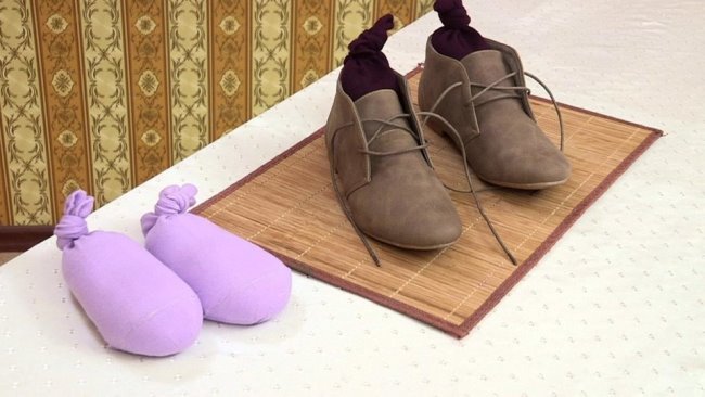 Сушите замшу не используя горячий воздух или обогреватель