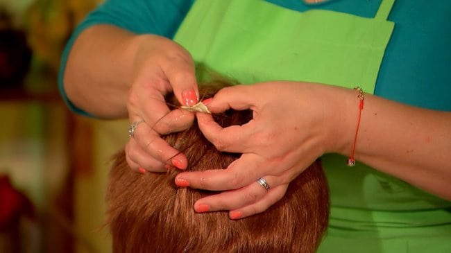 Воспользуйтесь любым средством содержащее масло