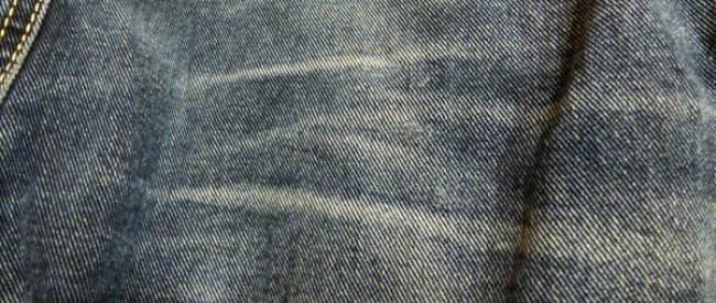 Выбеленные полоски на джинсах