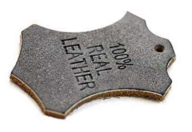 Этикетка служит гарантом и отличает кожу от синтетической подделки