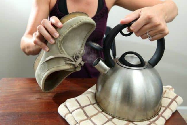 Чистка замши паром