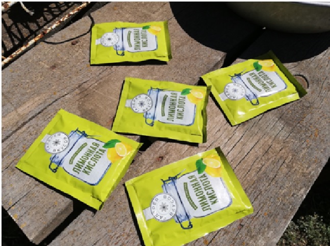 берем 5 пакетиков лимонной кислоты